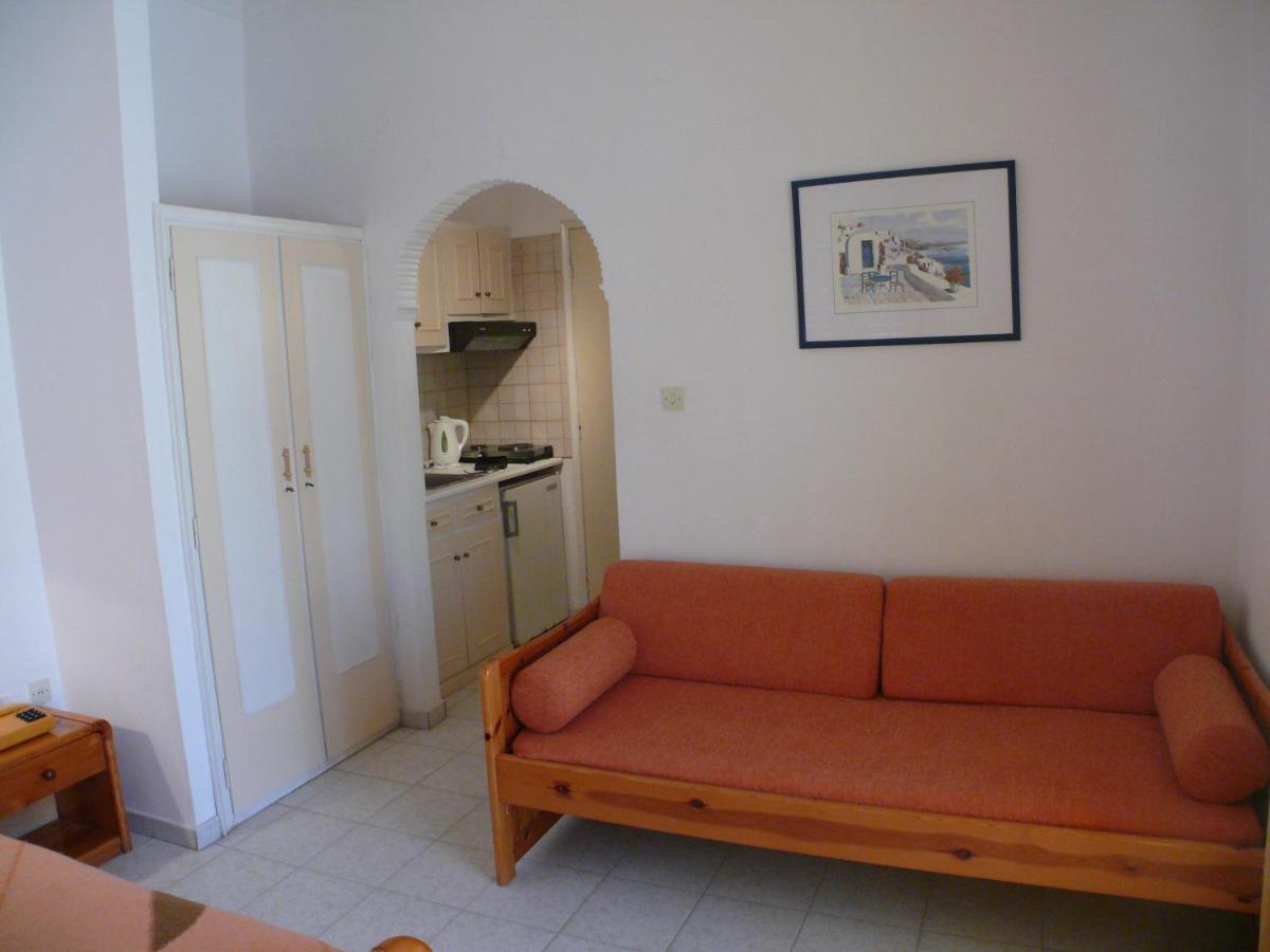 Sylvia Studios Agia Marina  Exterior photo